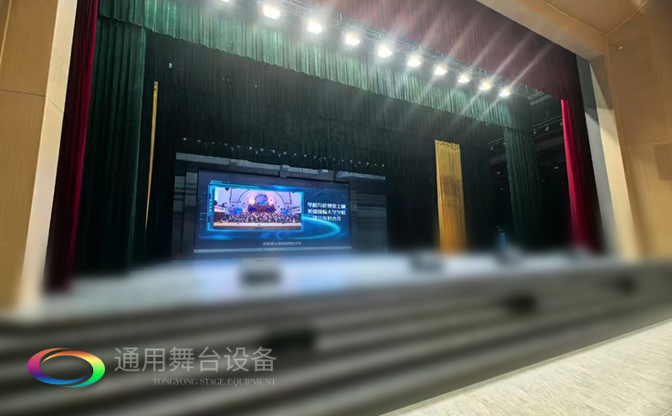戴南文化藝術(shù)中心禮堂舞臺(tái)機(jī)械、舞臺(tái)吊桿等全面升級(jí) 賦能多元藝術(shù)呈現(xiàn)
