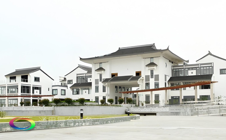 戴南文化藝術(shù)中心禮堂舞臺(tái)設(shè)備、舞臺(tái)阻燃幕布全面升級(jí) 賦能多元藝術(shù)呈現(xiàn)
